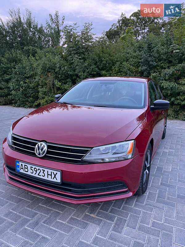 Седан Volkswagen Jetta 2015 в Немирові