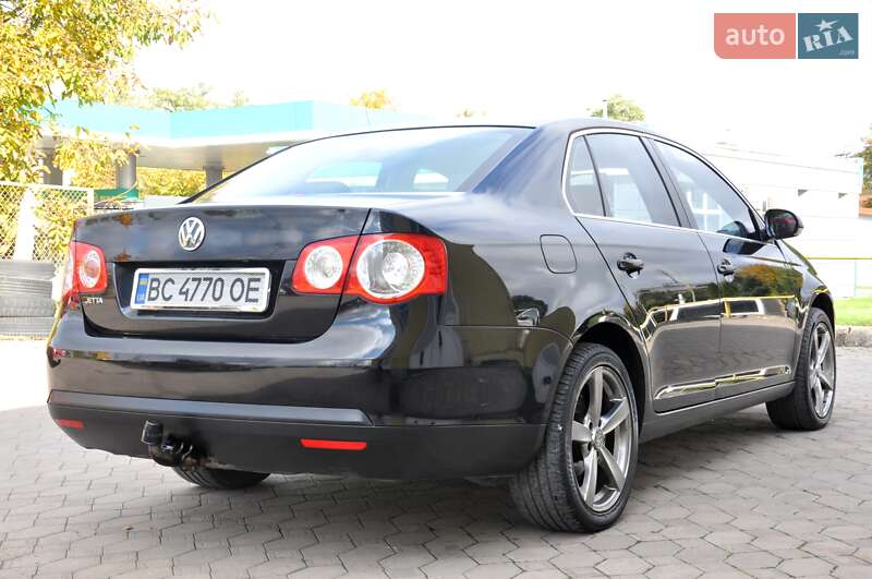 Седан Volkswagen Jetta 2006 в Львове