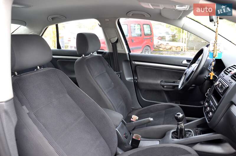 Седан Volkswagen Jetta 2006 в Львове