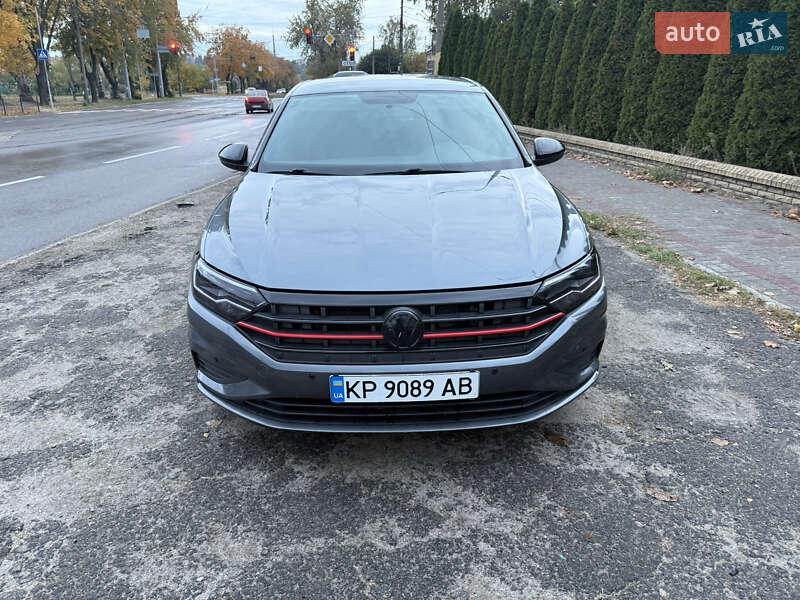 Седан Volkswagen Jetta 2019 в Запоріжжі