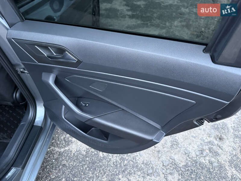 Седан Volkswagen Jetta 2019 в Запоріжжі