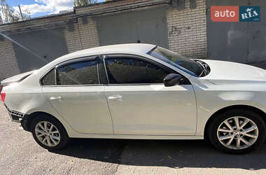 Седан Volkswagen Jetta 2015 в 