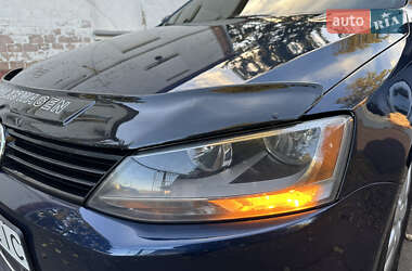 Седан Volkswagen Jetta 2013 в 