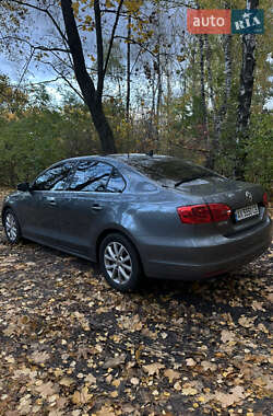 Седан Volkswagen Jetta 2014 в 