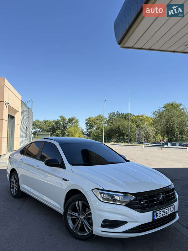 Седан Volkswagen Jetta 2019 в Днепре