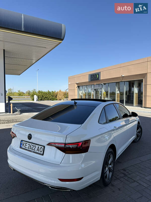 Седан Volkswagen Jetta 2019 в Днепре