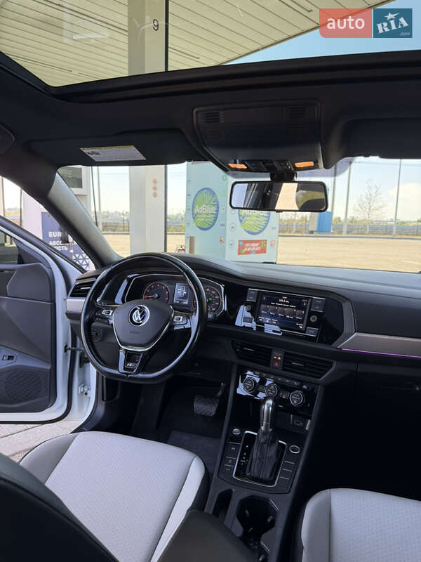 Седан Volkswagen Jetta 2019 в Днепре