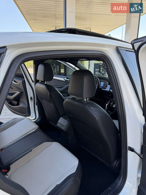 Седан Volkswagen Jetta 2019 в Днепре