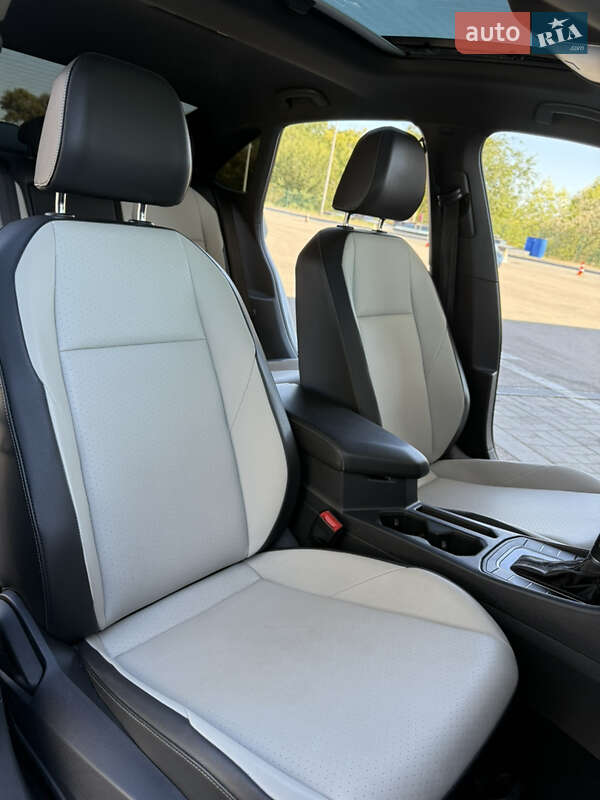 Седан Volkswagen Jetta 2019 в Днепре