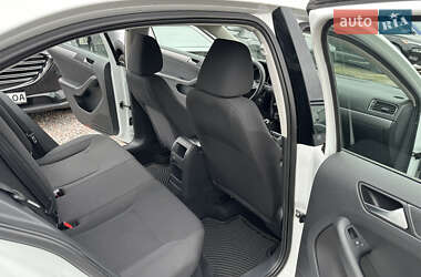 Седан Volkswagen Jetta 2014 в 