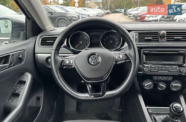 Седан Volkswagen Jetta 2014 в 