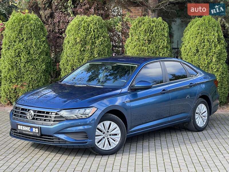 Седан Volkswagen Jetta 2018 в Львове