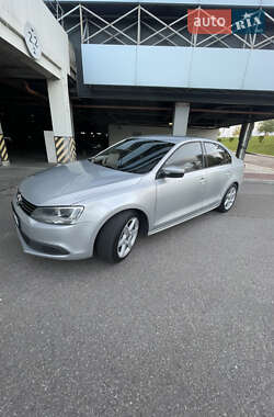 Седан Volkswagen Jetta 2013 в Киеве