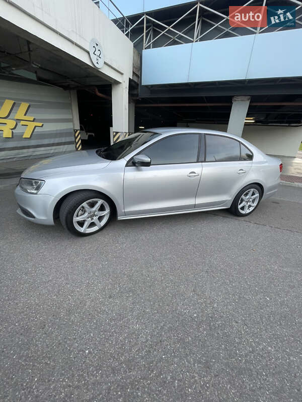 Седан Volkswagen Jetta 2013 в Киеве