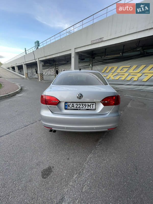 Седан Volkswagen Jetta 2013 в Киеве