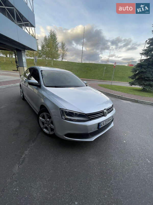 Седан Volkswagen Jetta 2013 в Киеве