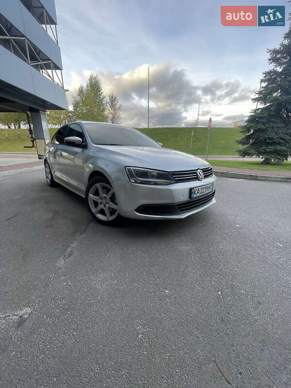 Седан Volkswagen Jetta 2013 в Киеве