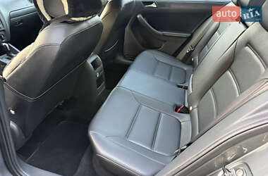 Седан Volkswagen Jetta 2014 в 