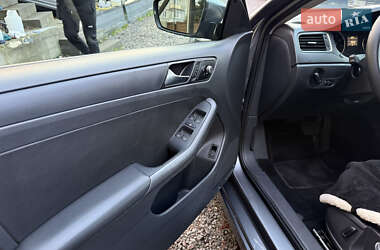 Седан Volkswagen Jetta 2014 в 