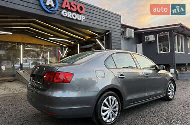 Седан Volkswagen Jetta 2014 в 
