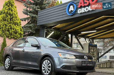 Седан Volkswagen Jetta 2014 в 