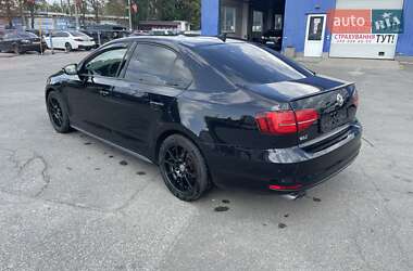 Седан Volkswagen Jetta 2015 в 