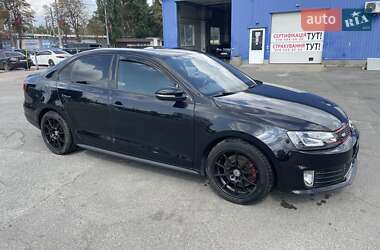 Седан Volkswagen Jetta 2015 в 
