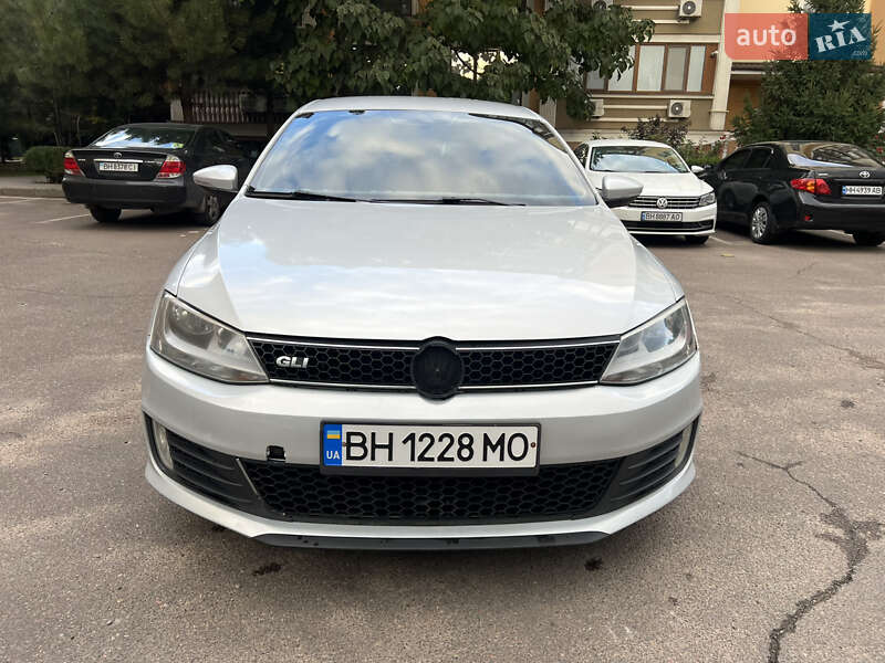 Седан Volkswagen Jetta 2012 в Одесі