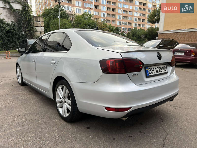 Седан Volkswagen Jetta 2012 в Одесі