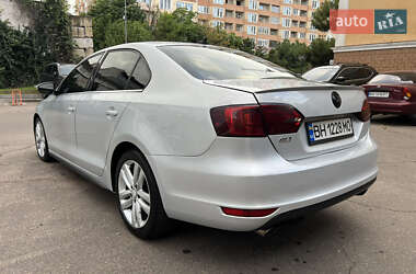 Седан Volkswagen Jetta 2012 в 