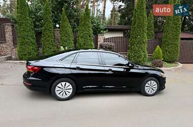 Седан Volkswagen Jetta 2019 в 