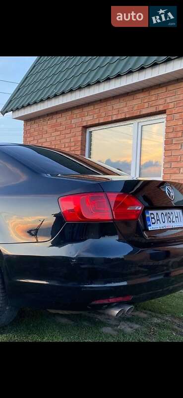 Седан Volkswagen Jetta 2014 в Долинській