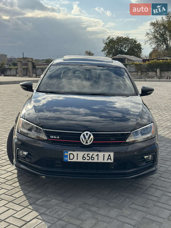 Седан Volkswagen Jetta 2016 в Днепре
