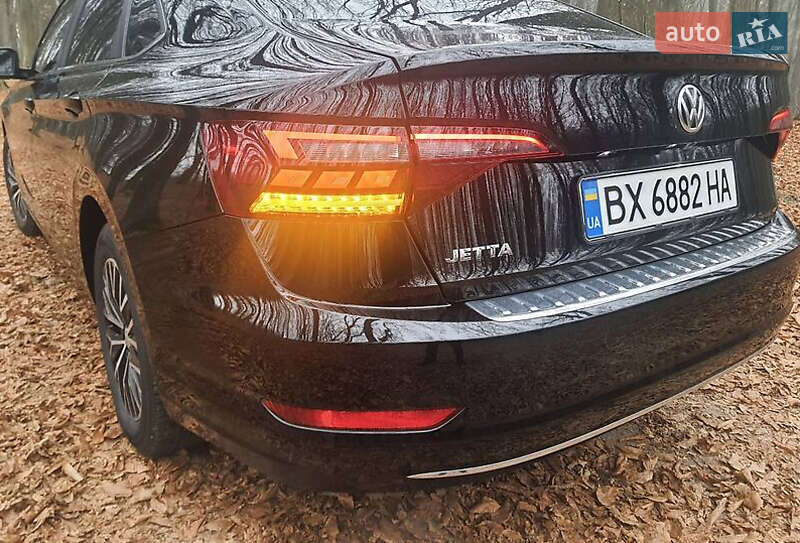 Седан Volkswagen Jetta 2018 в Львове