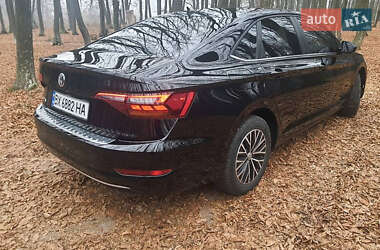 Седан Volkswagen Jetta 2018 в 
