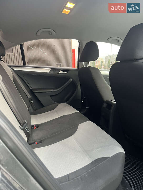 Седан Volkswagen Jetta 2017 в Харькове