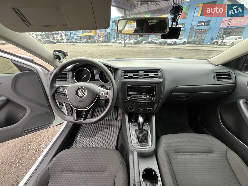 Седан Volkswagen Jetta 2014 в Києві фото 13 Седан Volkswagen Jetta 2014 в Києві