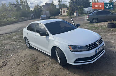 Седан Volkswagen Jetta 2015 в 