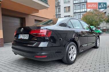 Седан Volkswagen Jetta 2016 в Львові