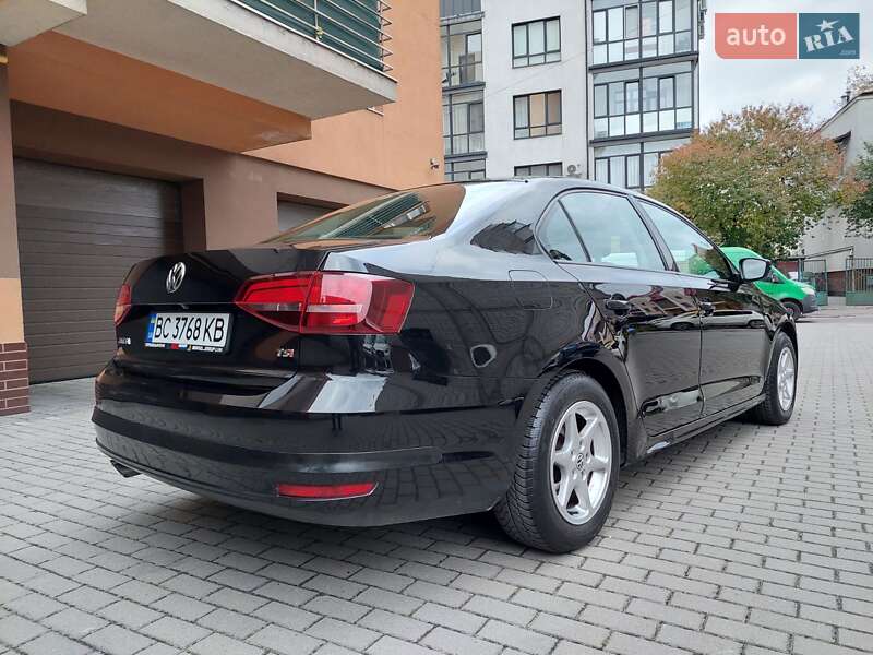 Седан Volkswagen Jetta 2016 в Львове