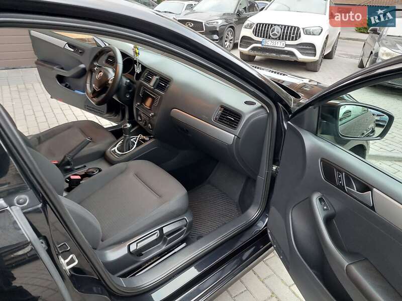 Седан Volkswagen Jetta 2016 в Львове