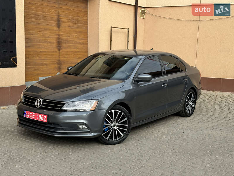 Седан Volkswagen Jetta 2016 в Ужгороде