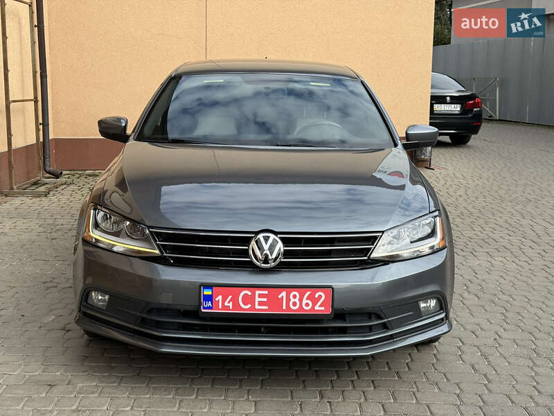 Седан Volkswagen Jetta 2016 в Ужгороде