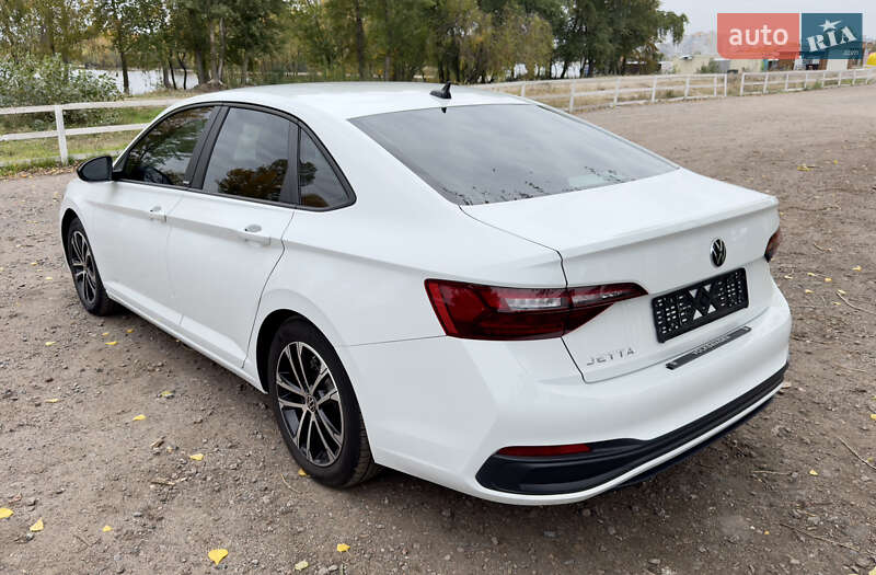 Седан Volkswagen Jetta 2024 в Черкасах