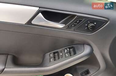 Седан Volkswagen Jetta 2014 в 