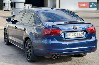 Седан Volkswagen Jetta 2013 в 