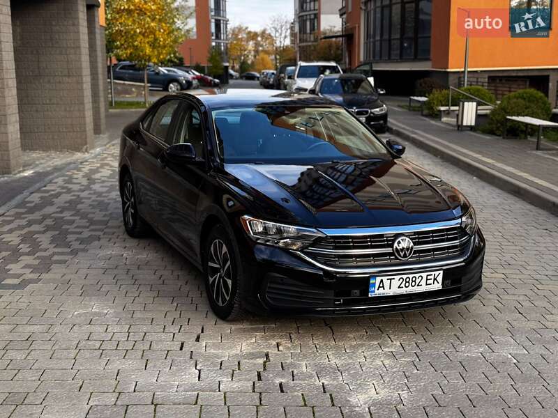 Седан Volkswagen Jetta 2022 в Ивано-Франковске