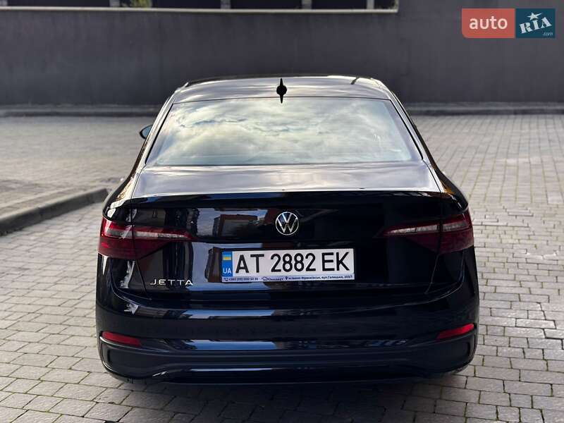 Седан Volkswagen Jetta 2022 в Ивано-Франковске