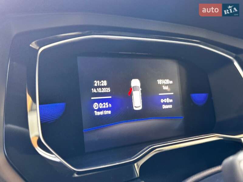 Седан Volkswagen Jetta 2022 в Ивано-Франковске