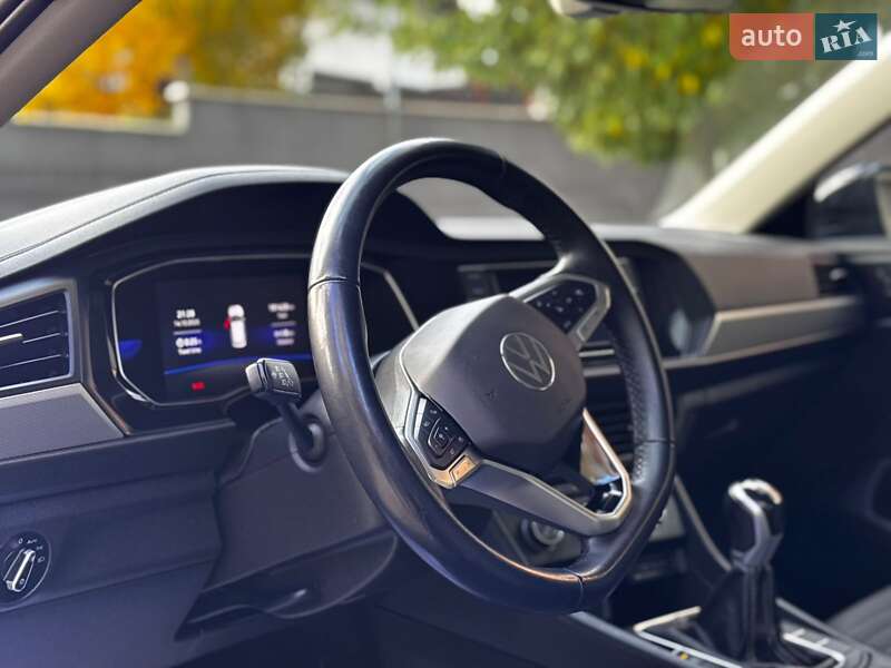 Седан Volkswagen Jetta 2022 в Ивано-Франковске